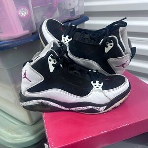 Jordan flight retro old school 3s. Size 4Y / womens 6